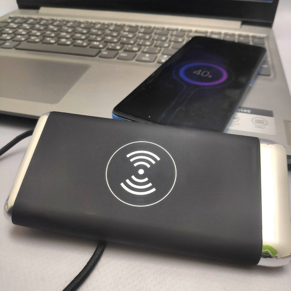 Power Bank, Портативное зарядное устройство с быстрой беспроводной зарядкой Power Bank 10000 mAh / Soft-touch покрытием, хромированные вставки